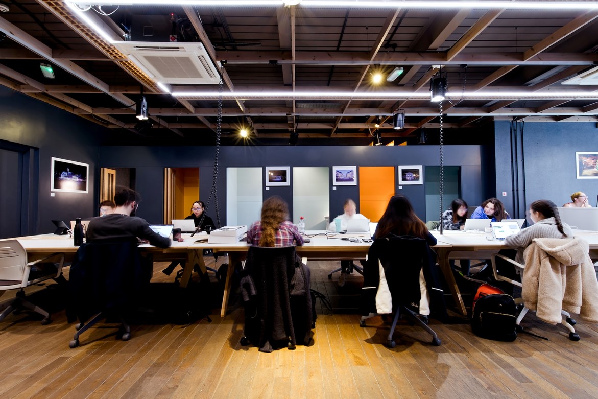 What is coworking software and what can it do?