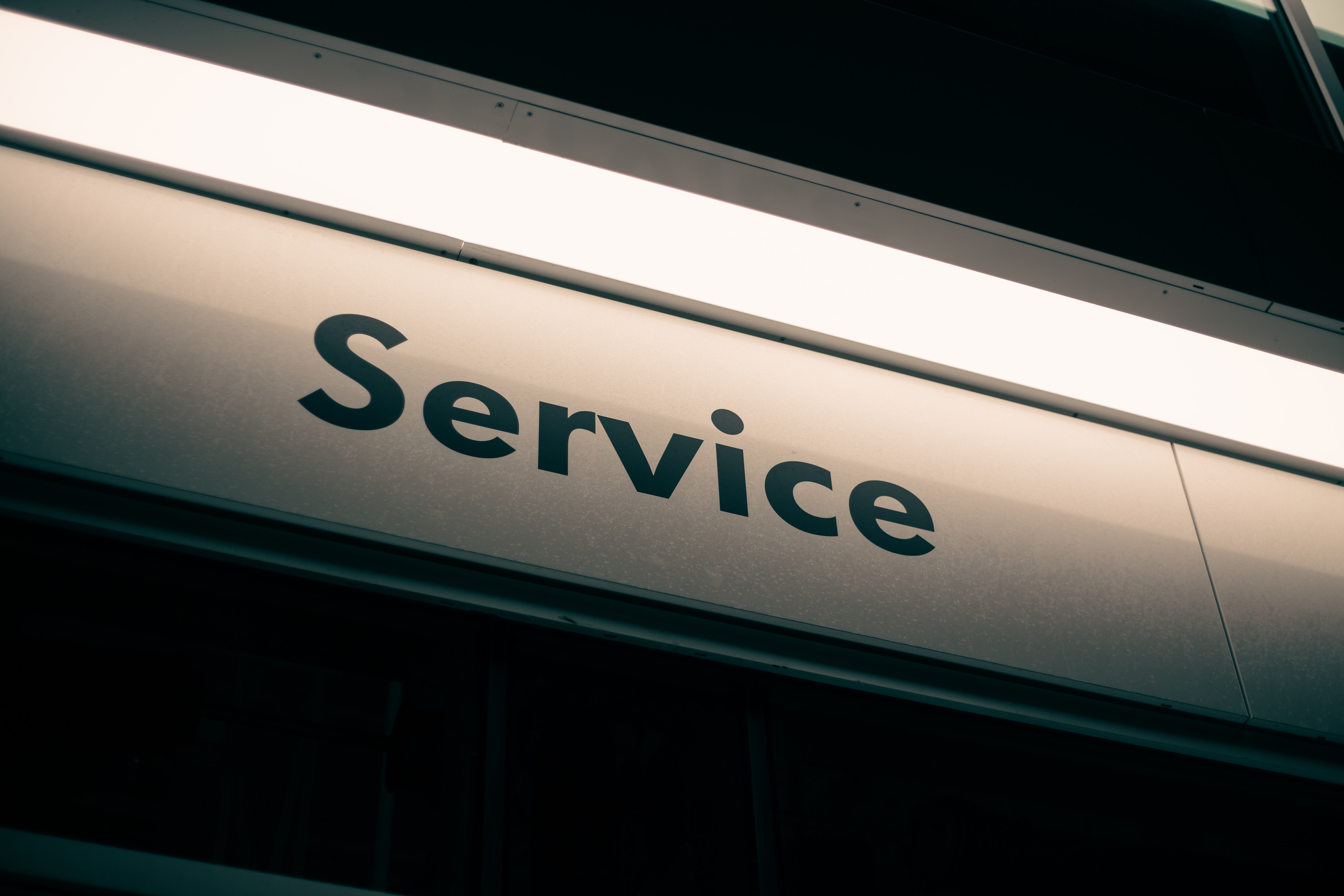 Review the different types of services offered by coworking spaces. Photo by @EricMclean via Unsplash