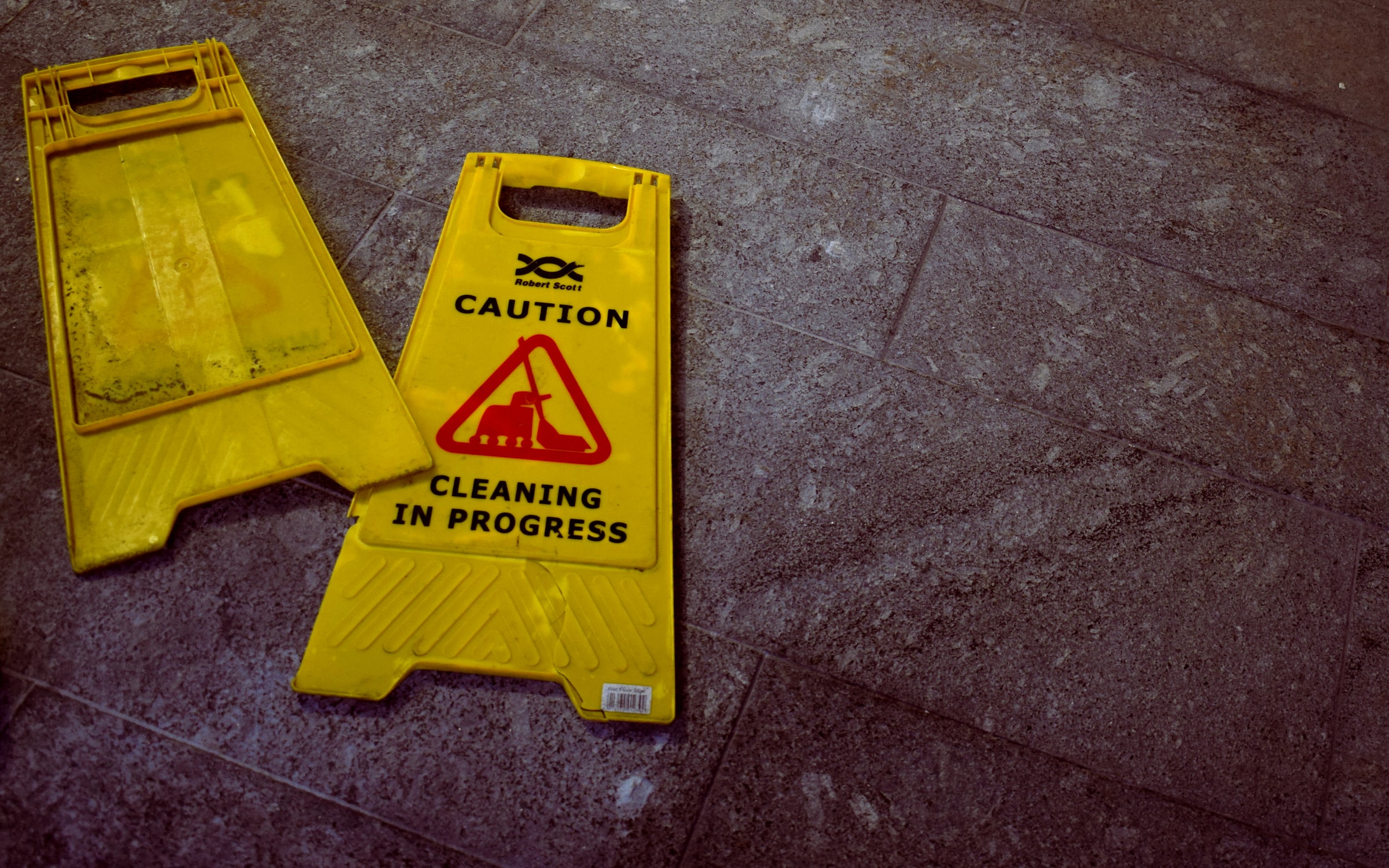 Cleaning in progress sign. Photo by @4themorningshoot via Unsplash